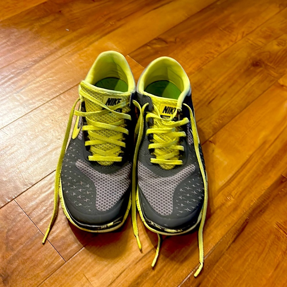 Nike lightweight sneakers